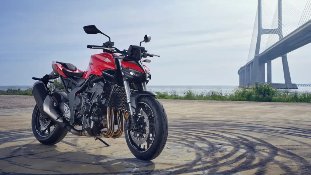01 CB1000 Hornet