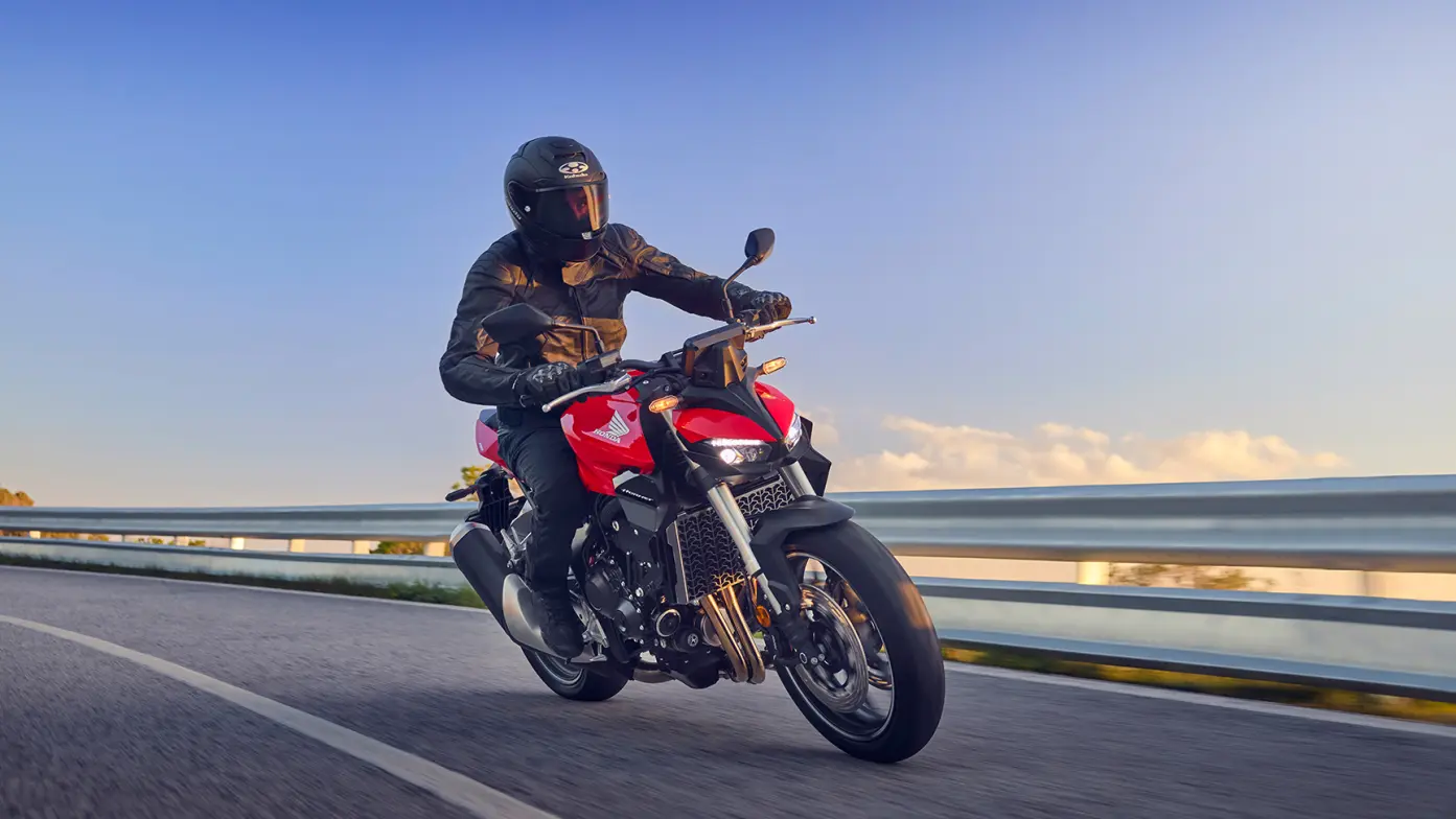 02 CB1000 Hornet