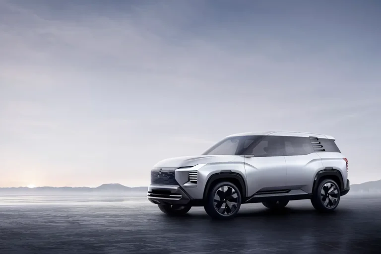 Mitsubishi DST Concept At Philippine International Motor Show