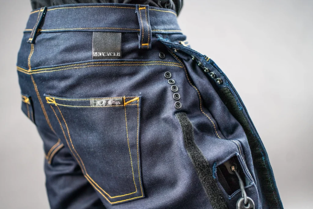 Mocycle Airbag jeans close up