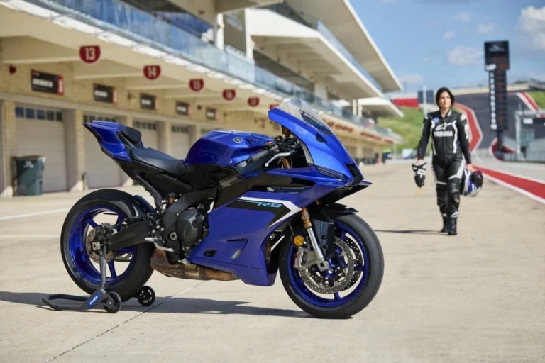 Yamaha R9 2025 Blue Yamaha YZF-R9