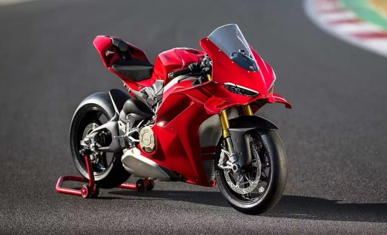 Ducati-Panigale-V4S-2025-011