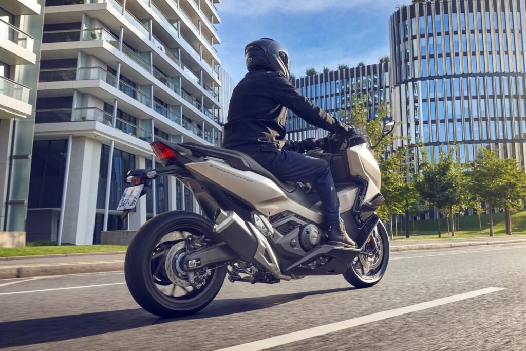 Hond Rumble Automatic Honda Forza 2025 - Rev N Rumble