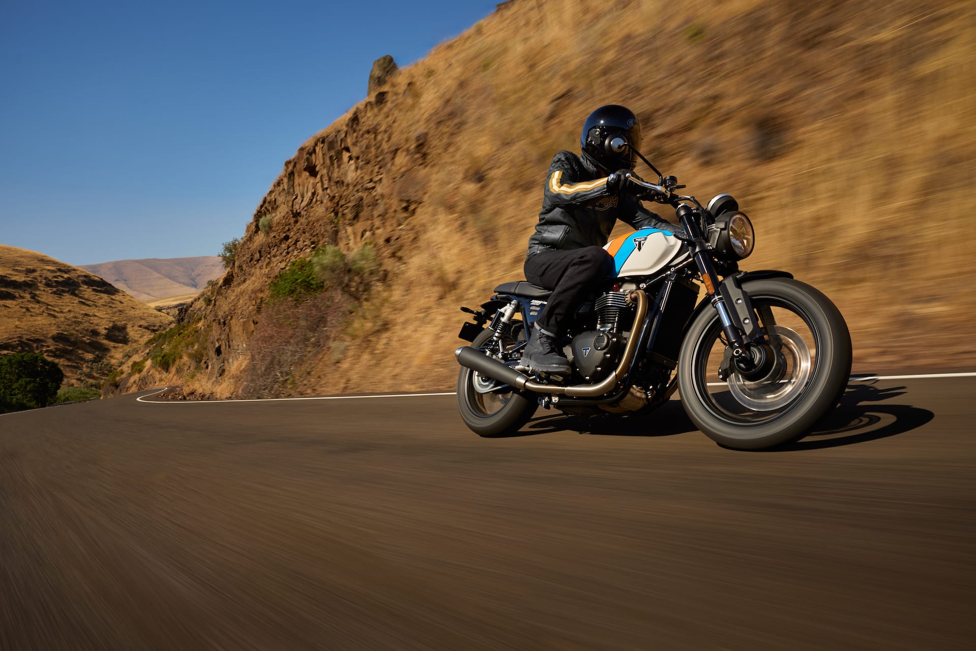 OE_SpeedTwin900_MY25_010855_JP