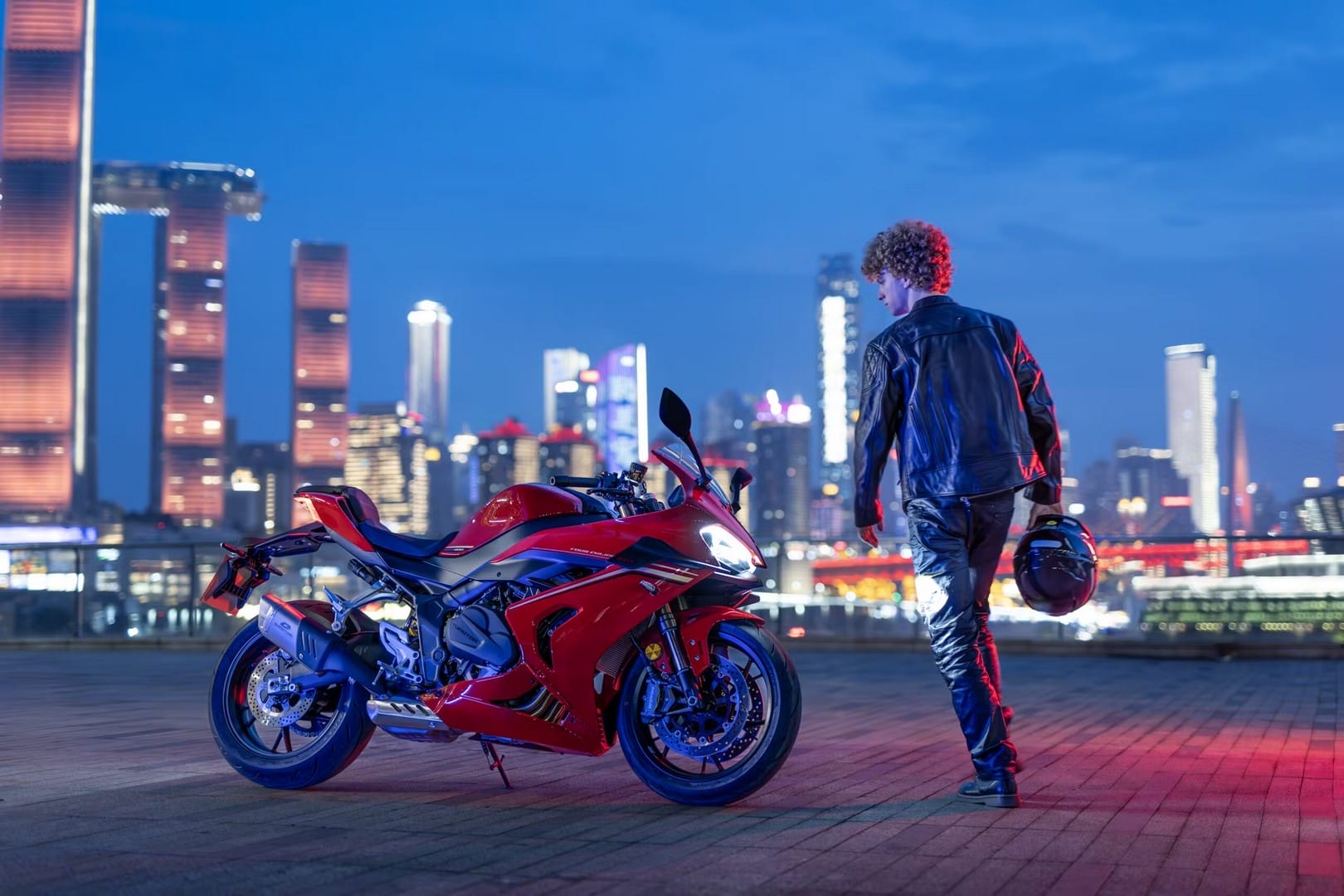 QJMotor-SRK800RR-00002