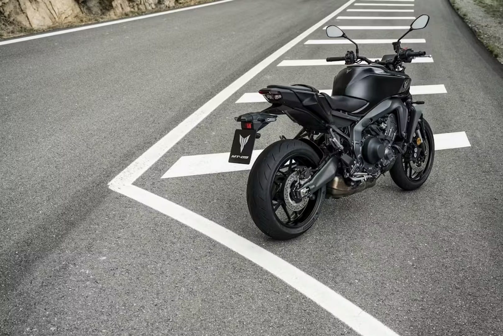 Yamaha-MT-09-Y-AMT-00002