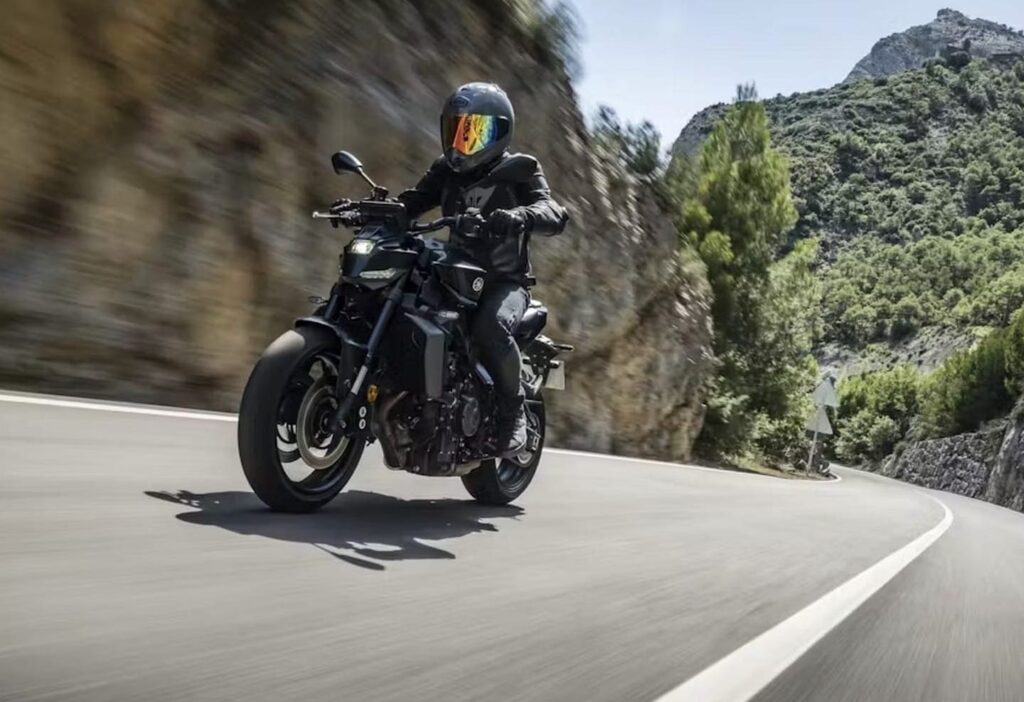 Yamaha-MT-09-Y-AMT-2024