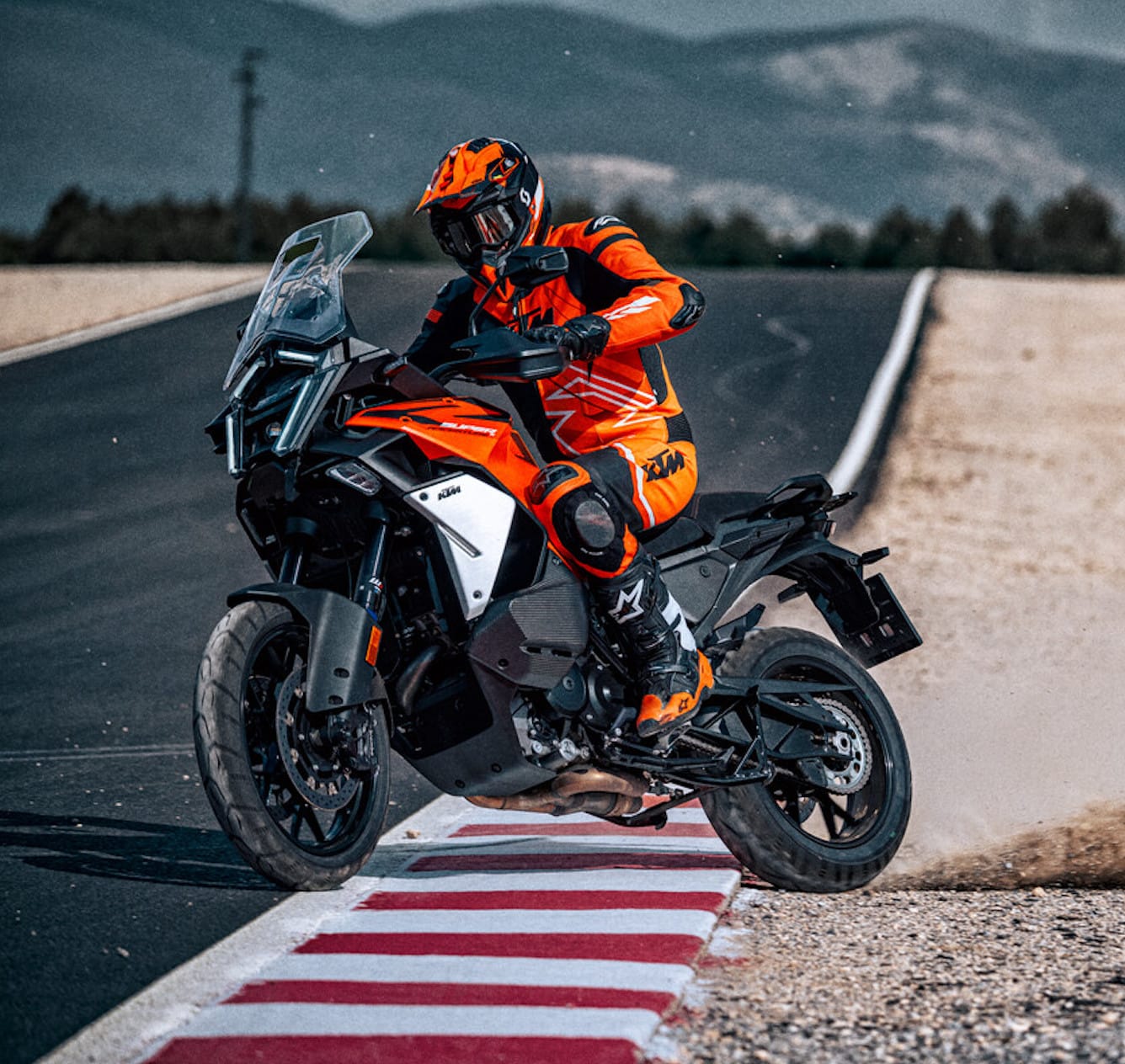 KTM-SUPER-ADVENTURE-S-EVO-3
