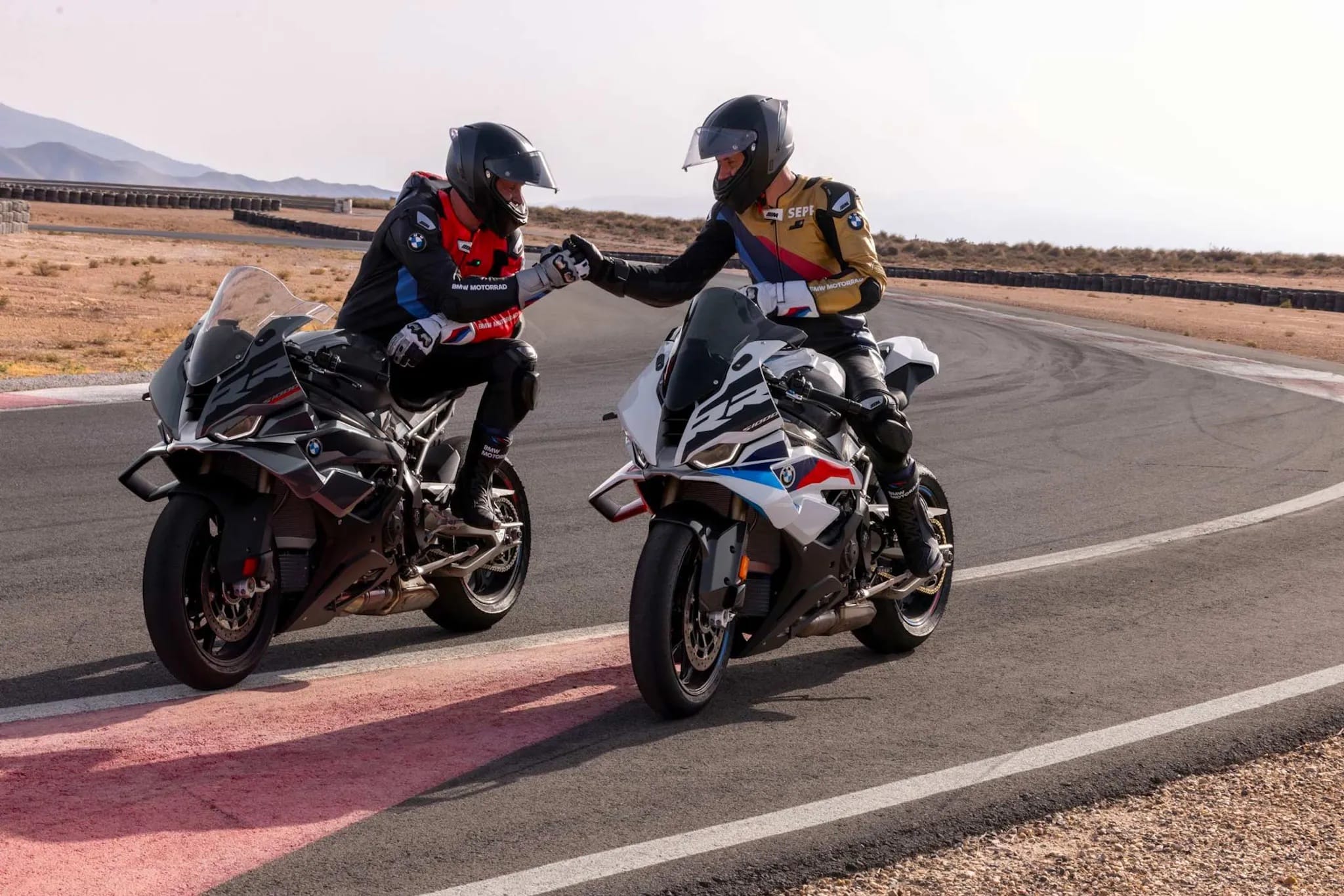bmw-s-1000-rr-2025-6.jpg-copia