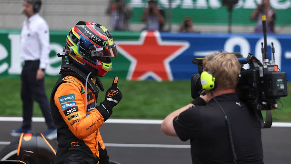 F1 2025 Chinese Grand Prix Race Oscar Piastri Wins in McLaren