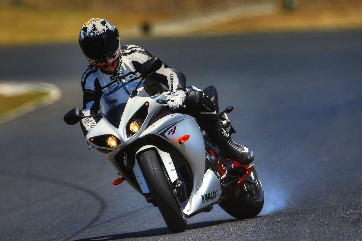 Yamaha YZF R1 Bike