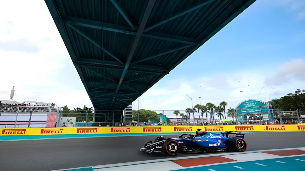 Formula 1 2025 Miami Grand Prix Qualifying Alexander Albon in Williams F1